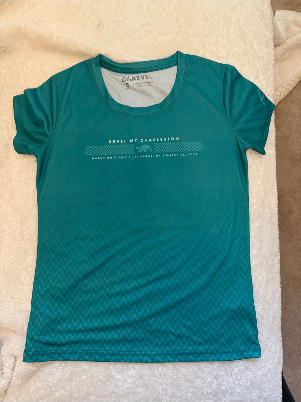 NWOT Revel Mt Charleston Teal Performance Tee size small